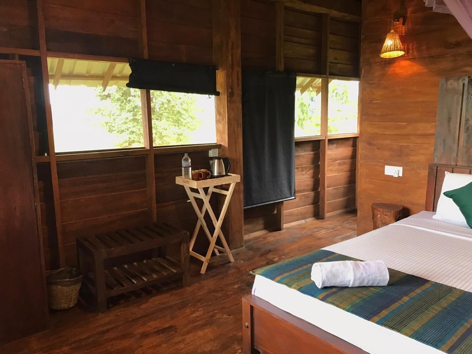 Chena Huts Eco Resort Сигирия Екстериор снимка