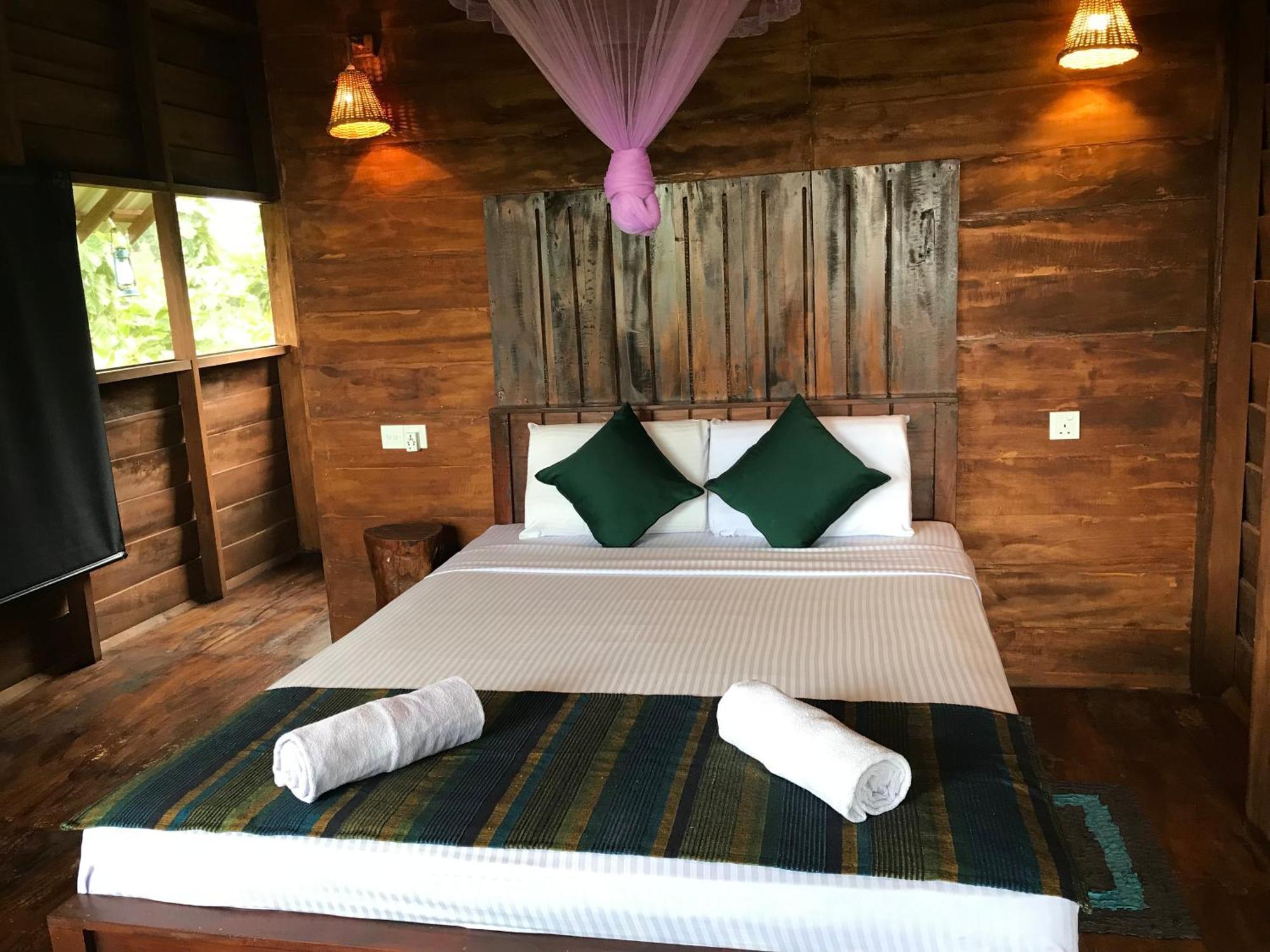 Chena Huts Eco Resort Сигирия Екстериор снимка