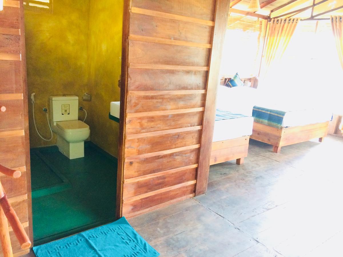 Chena Huts Eco Resort Сигирия Екстериор снимка