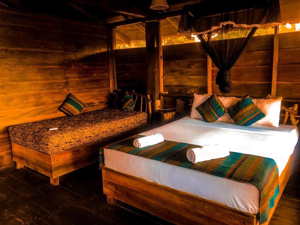 Chena Huts Eco Resort Сигирия Екстериор снимка